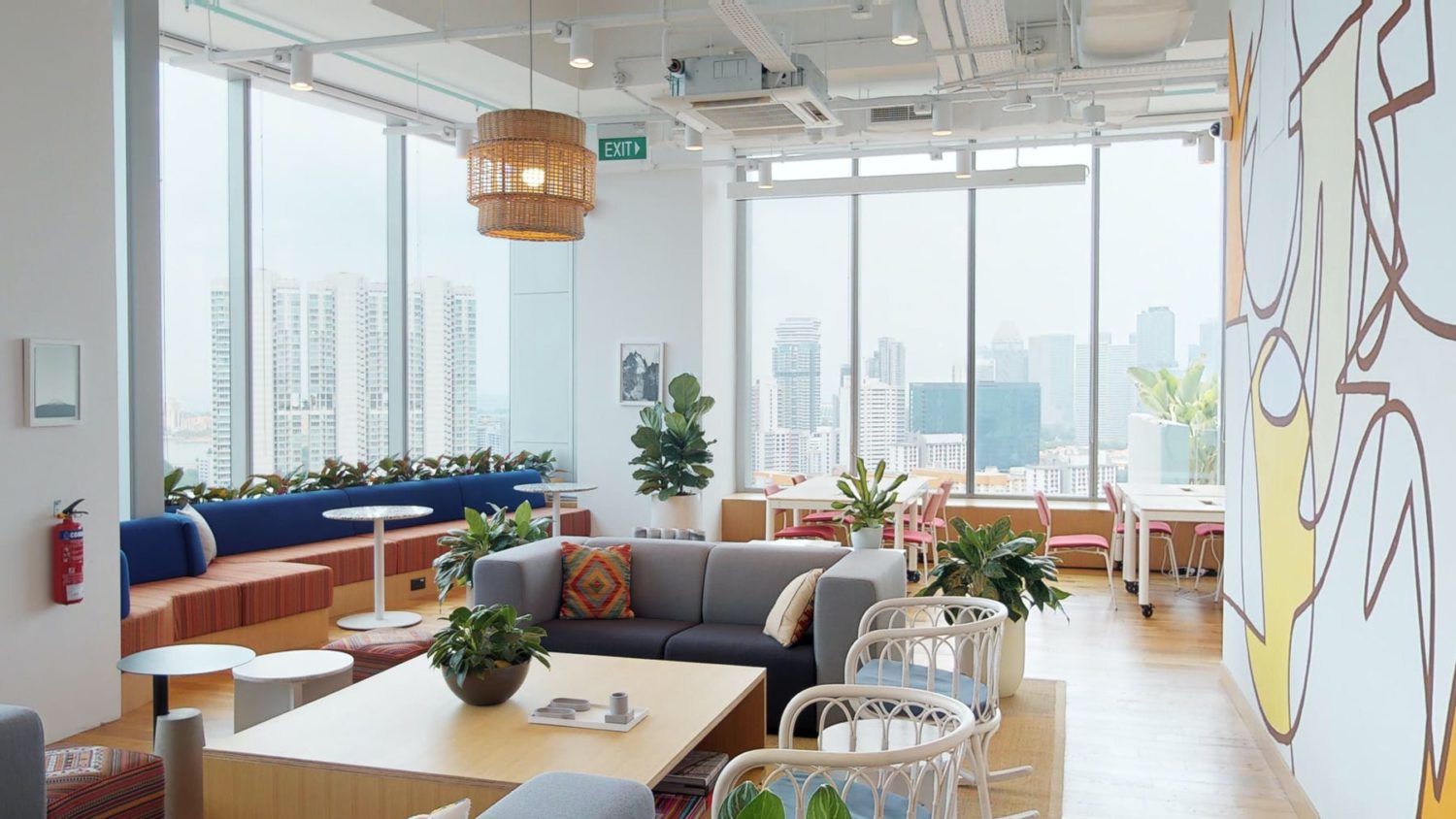 wework hot desk and coworking spaces in Singapore